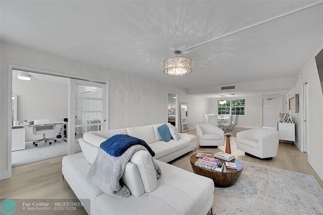 Foto del edificio - 555 Oaks Ln