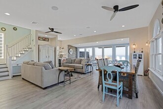 Building Photo - 76 Creek Rd