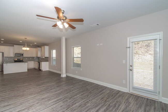 Building Photo - 313 Kenmore Ct