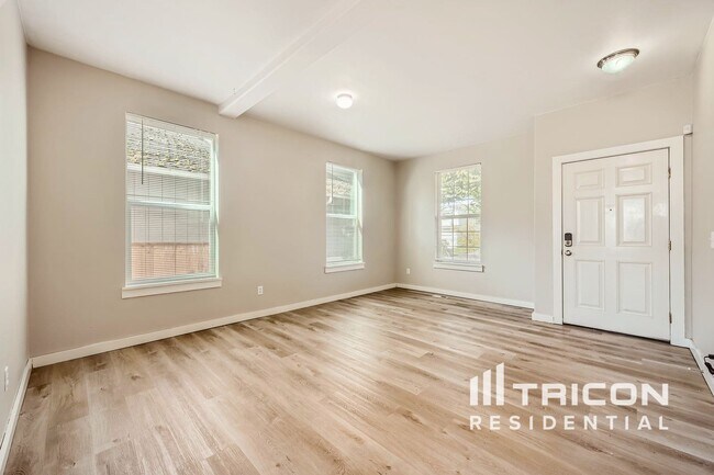 Building Photo - 1222 193rd St E