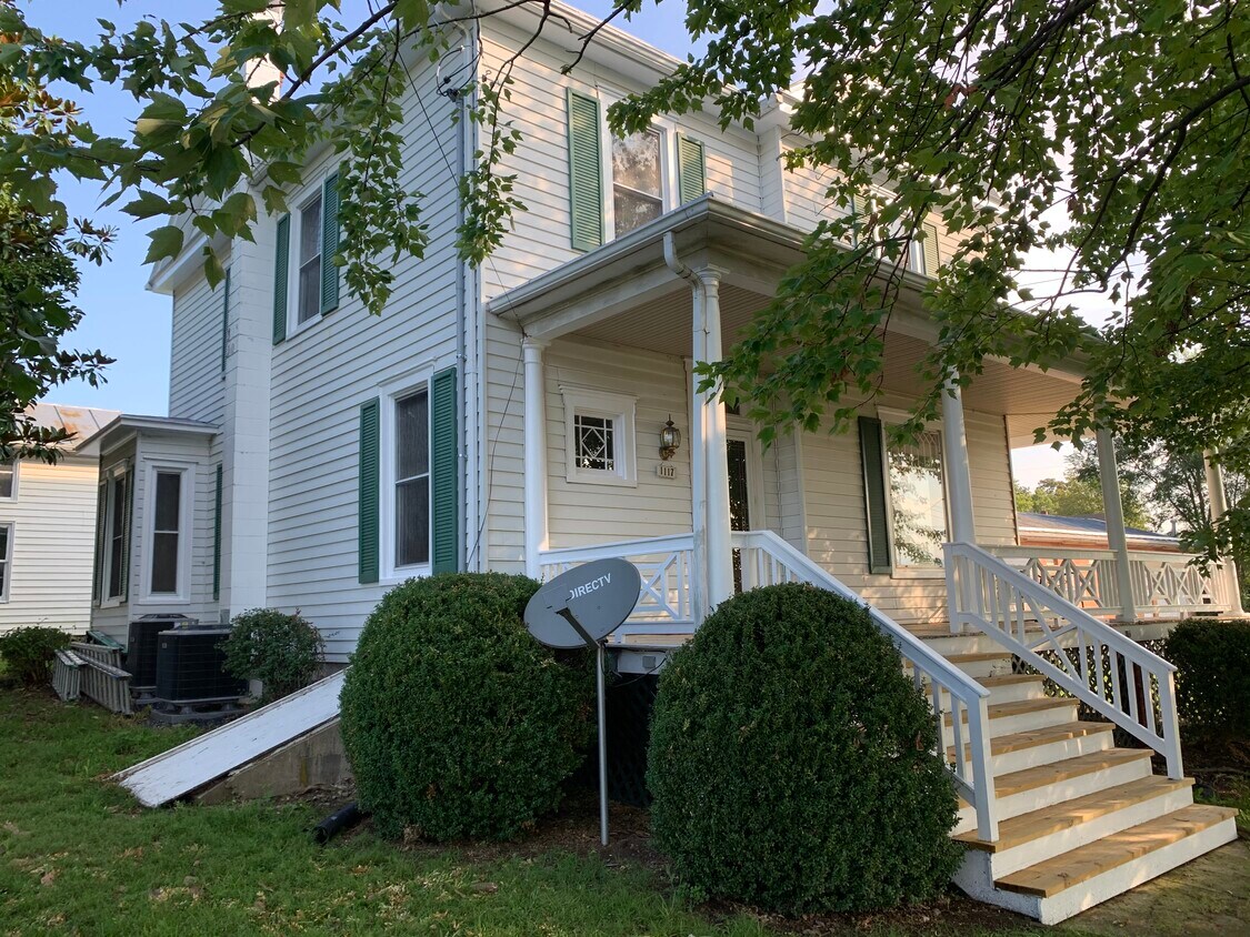 Primary Photo - 1117 S High St