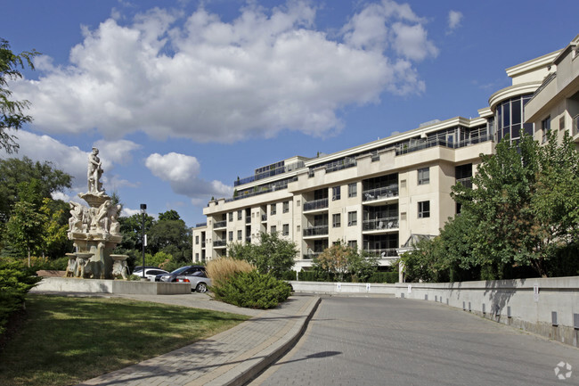 Photo du bâtiment - 8201 Islington Ave