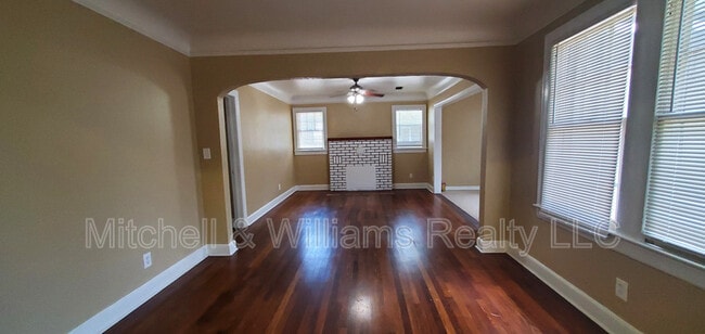 Photo - 738 Ontario St House