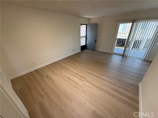 Foto del edificio - 242 W Canada