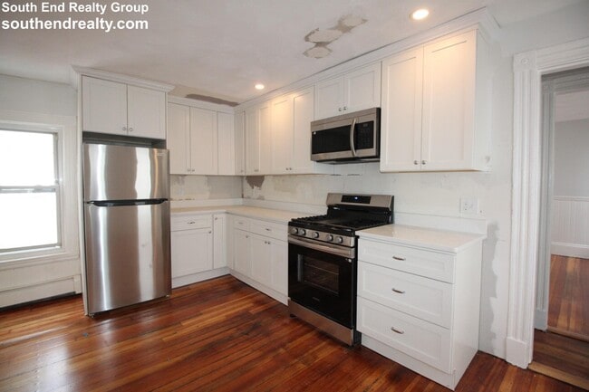 Building Photo - 12 Albion Pl