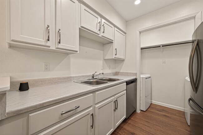 Foto del edificio - 8801 Hammerly Blvd