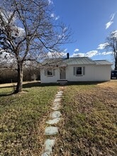 Building Photo - 1470 Hilltop St