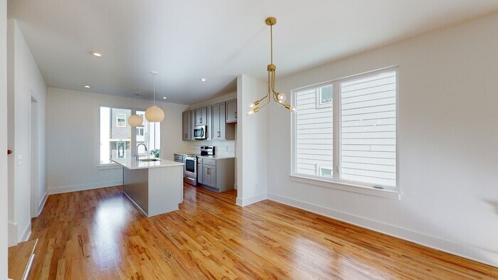 Foto del edificio - Amazing Downtown Condo Living