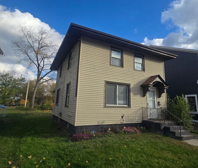 Foto del edificio - 540 Blaine Ave