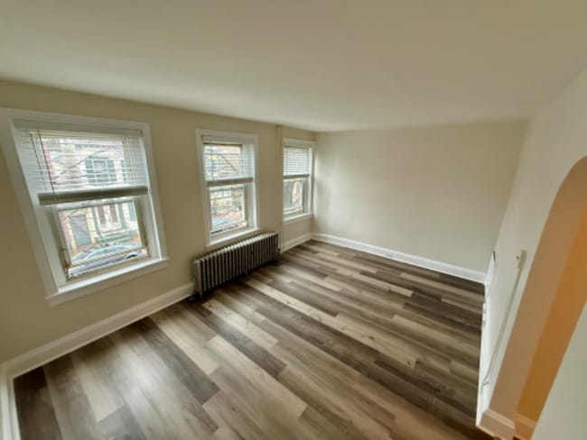 Building Photo - 123 Jackson St