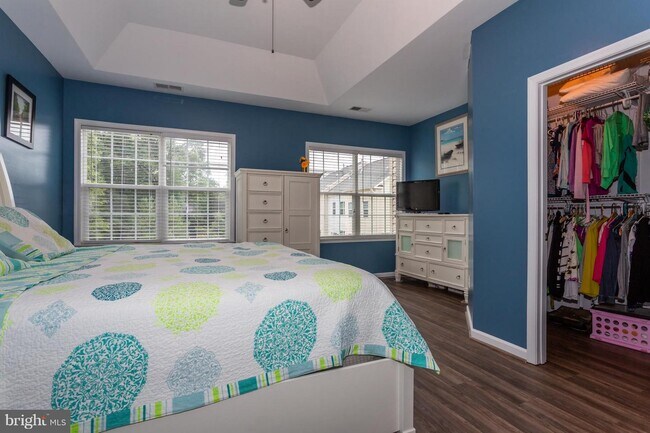 Building Photo - 7994 Avery Park Ct