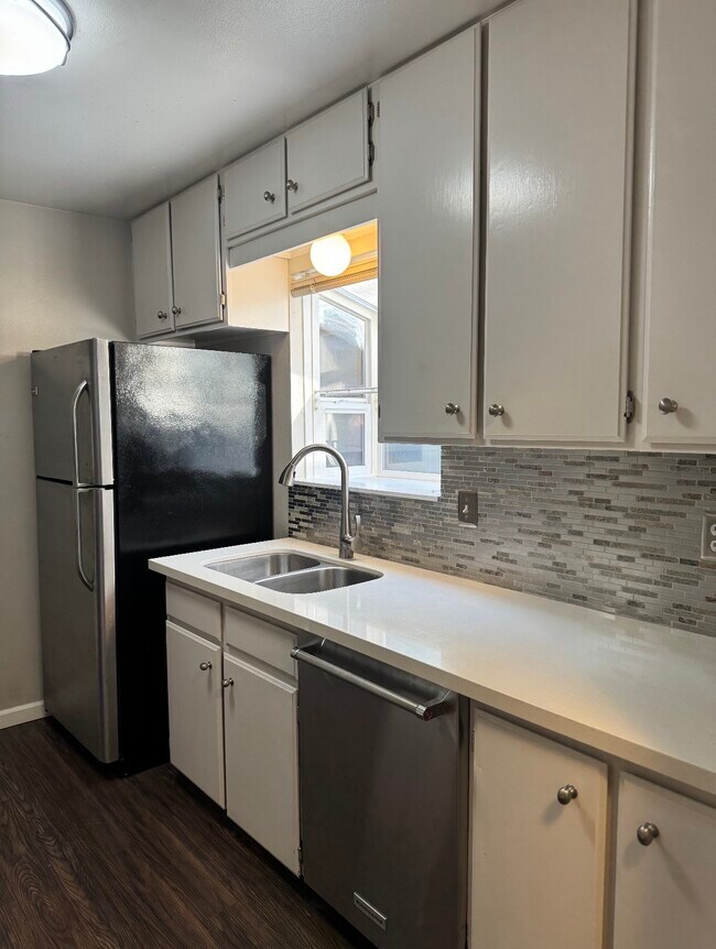 Foto del edificio - 1579 NW Eastbrook Ct