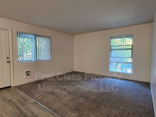 Building Photo - 15951 Quarry Rd
