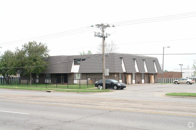 1229 S Paige St Wichita Ks 67207 Apartments Building Photo 1229 S Paige St