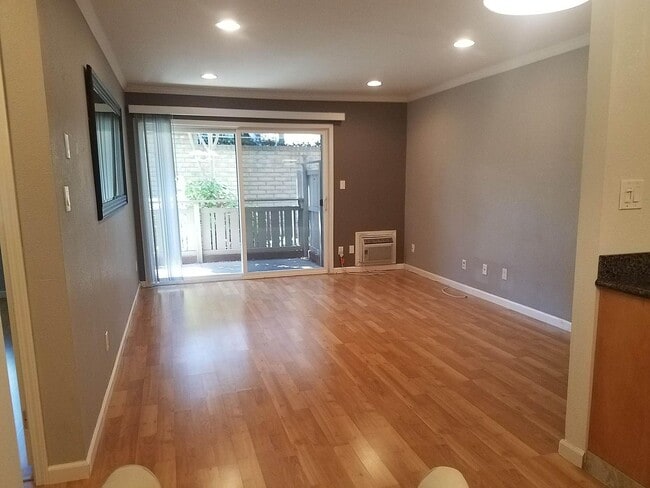 Building Photo - 101 Kinross Dr