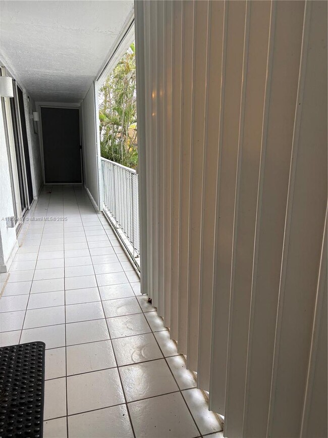 Foto del edificio - 16531 NE 35th Ave