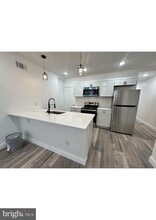 Building Photo - 1233 W Venango St