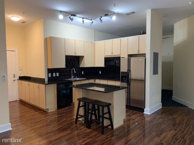 Foto del edificio - 104 S Martin Luther King Blvd