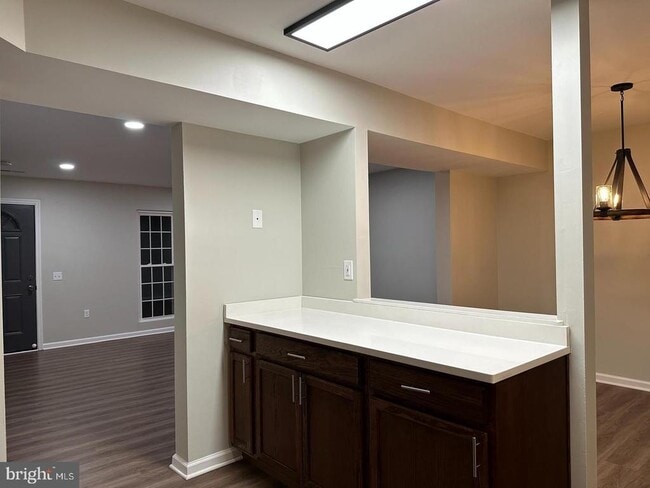 Foto del edificio - 4576 Grouse Pl