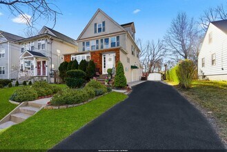 Building Photo - 336 W Palisade Ave