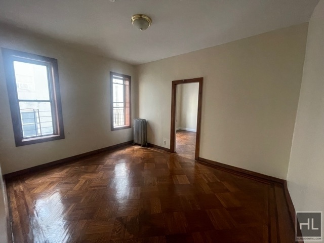 Building Photo - Newly Renovated 1 Bedroom Apt in Crown Hei...