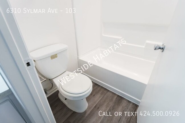 Building Photo - 6310 Sylmar - Gorgeous, fully renovated bu...