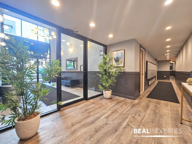 Foto del edificio - 445 W Barry