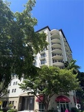 Building Photo - 2701 SW 3rd Ave