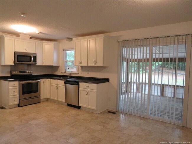 Foto del edificio - 7574 Jennings Ln