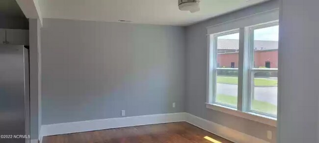 Foto del edificio - 400 E 11th St