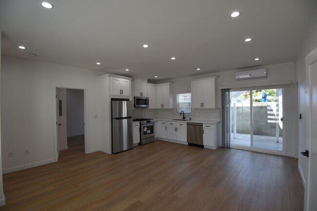 Building Photo - 5915 Fair Ave