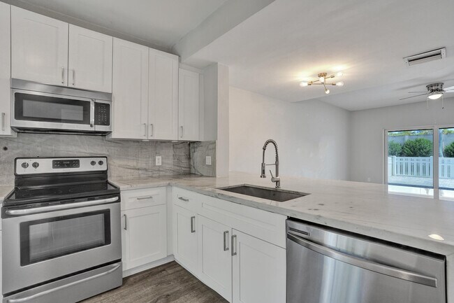 Foto del edificio - 9913 NW 57th Manor