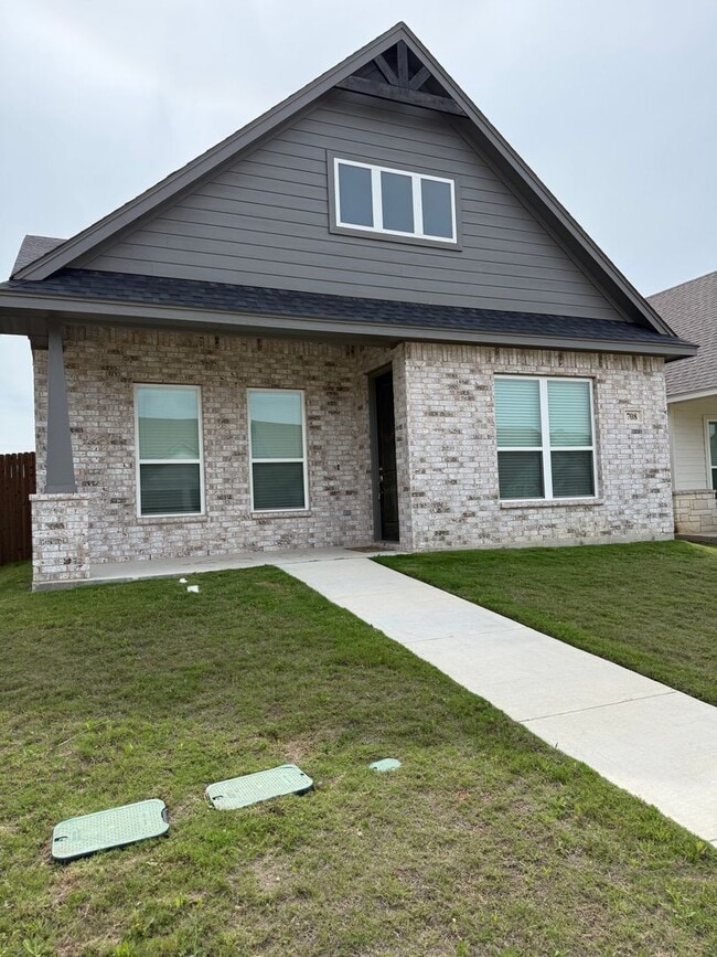 Building Photo - 708 The Cottages