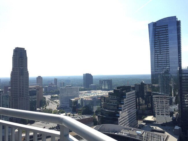 Foto del edificio - 3338 Peachtree Rd NE