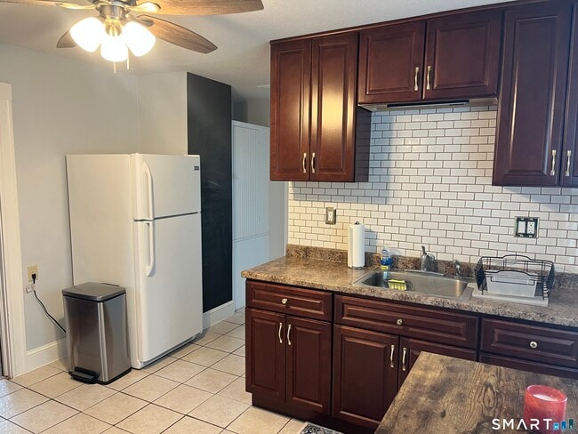 Building Photo - 23 Konstin Pl