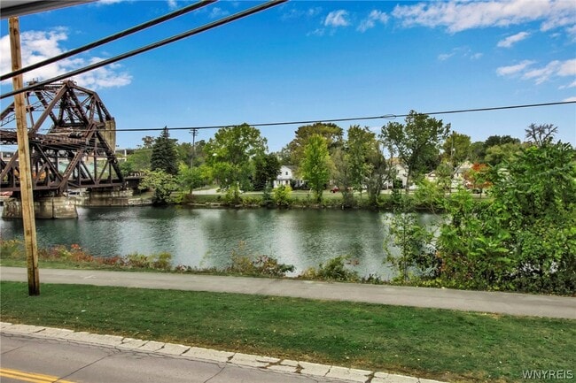 Foto del edificio - 126 E Niagara St