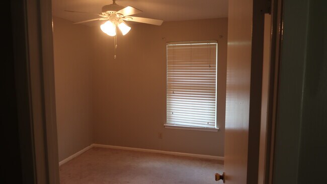 Building Photo - 8130 Kimberlin Dr S