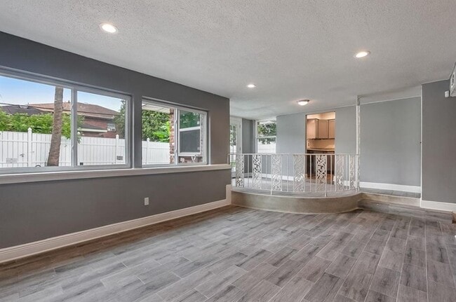 Foto del edificio - 2728 Valentine Ct