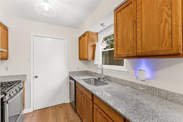 Foto del edificio - 929 Meadow Mead Dr