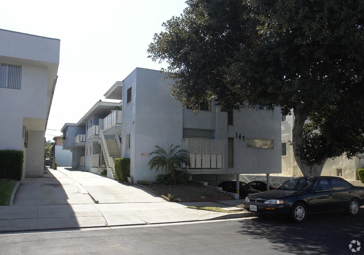 Building Photo - 143 S St Andrews Pl