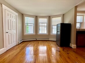 Building Photo - 124 Green St