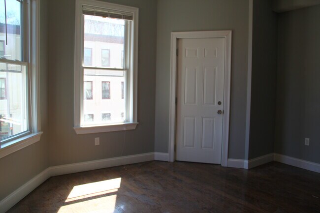 Foto del edificio - 3215 Washington St