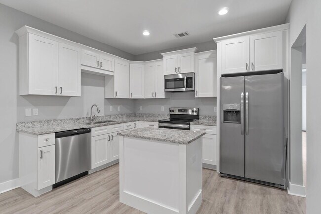 Foto del edificio - 7137 Majestic Blvd