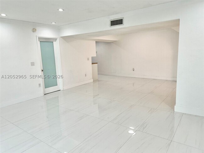 Foto del edificio - 7401 SW 82nd St
