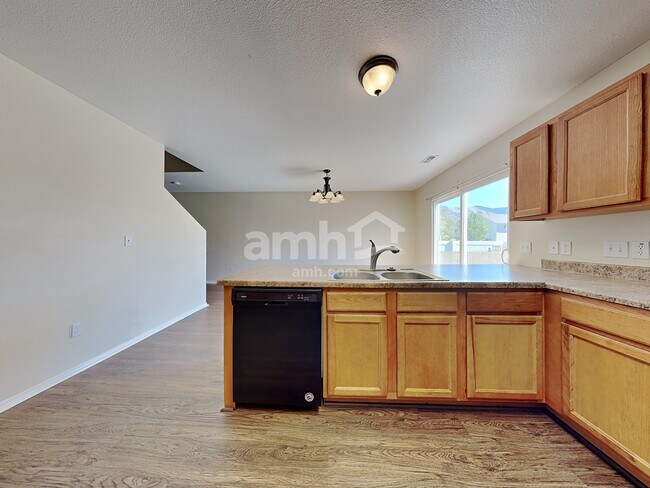 Foto del edificio - 2136 Summit Way