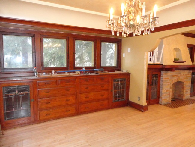 Building Photo - Brick Bungalow in Fox Point for Rent