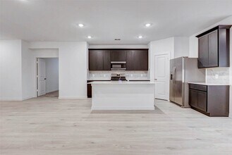 Building Photo - 30631 Brixton Village St