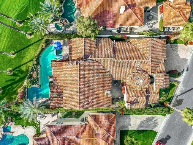 Foto del edificio - 56145 Village Dr