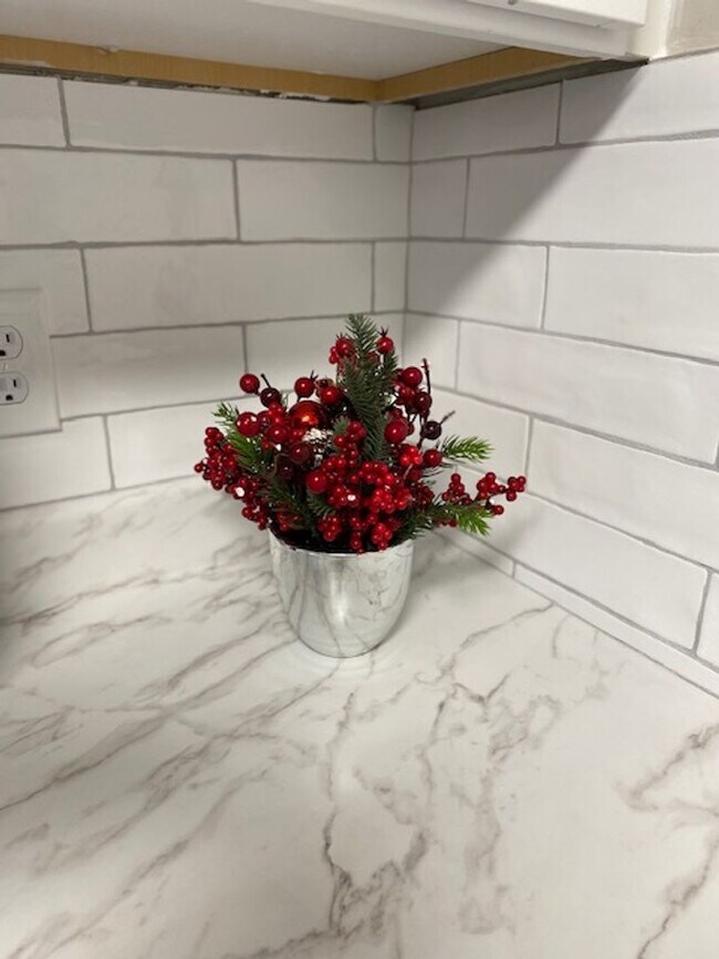 Foto del edificio - 454 Lexington Dr