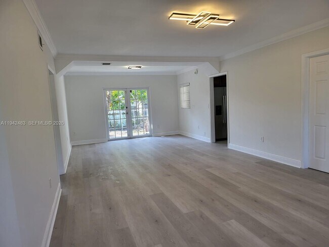 Foto del edificio - 2330 SW 31st Ave